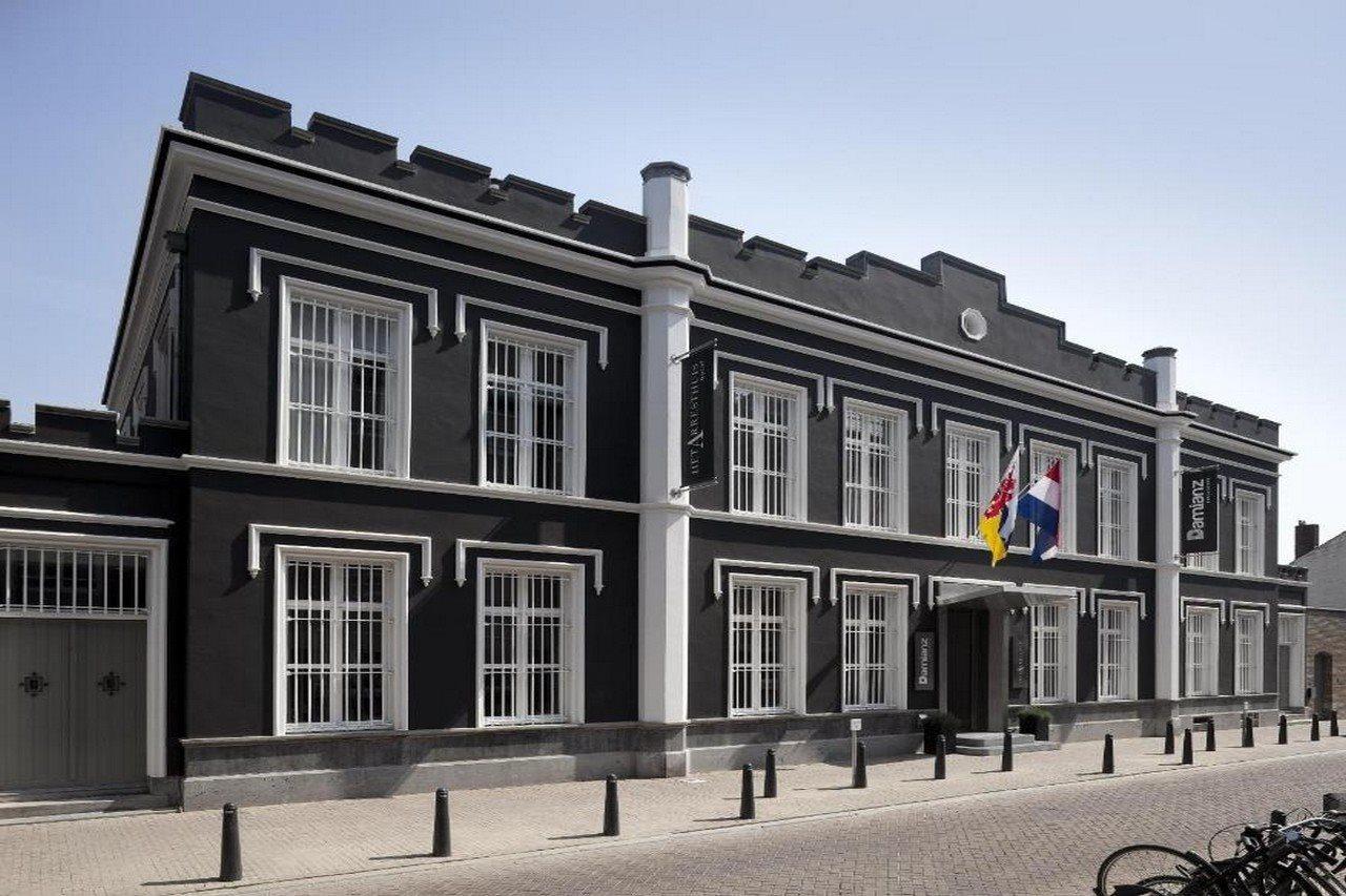 Het Arresthuis Roermond Exterior foto The House of Representatives of Aruba, Bonaire, Curaçao and St. Maarten