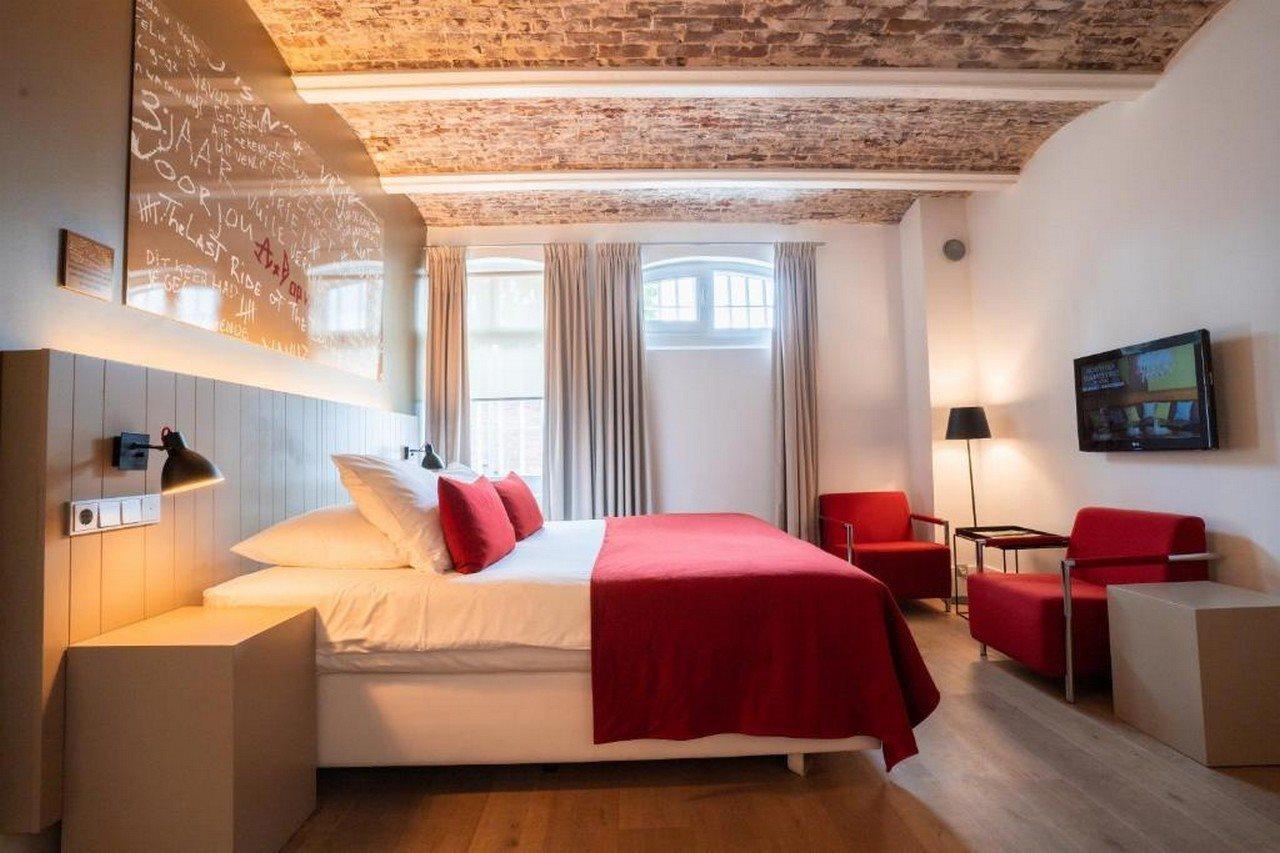 Het Arresthuis Roermond Exterior foto A room at the hotel